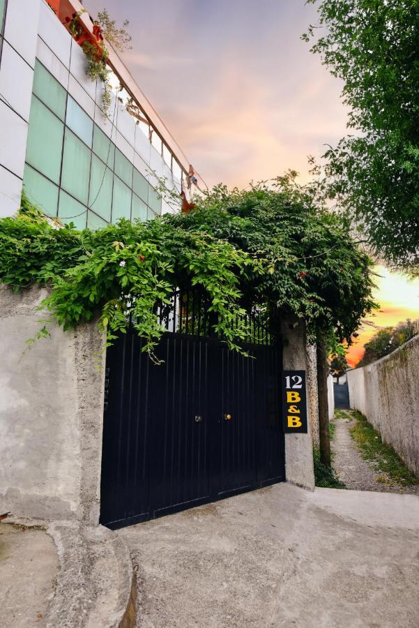 12 B&B Shkodra Kültér fotó